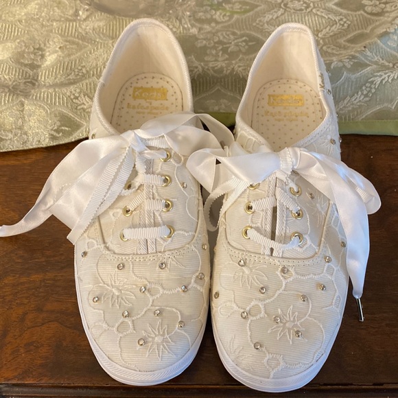 Kate Spade cream lace/rhinestone Keds sz 8 - Picture 1 of 6